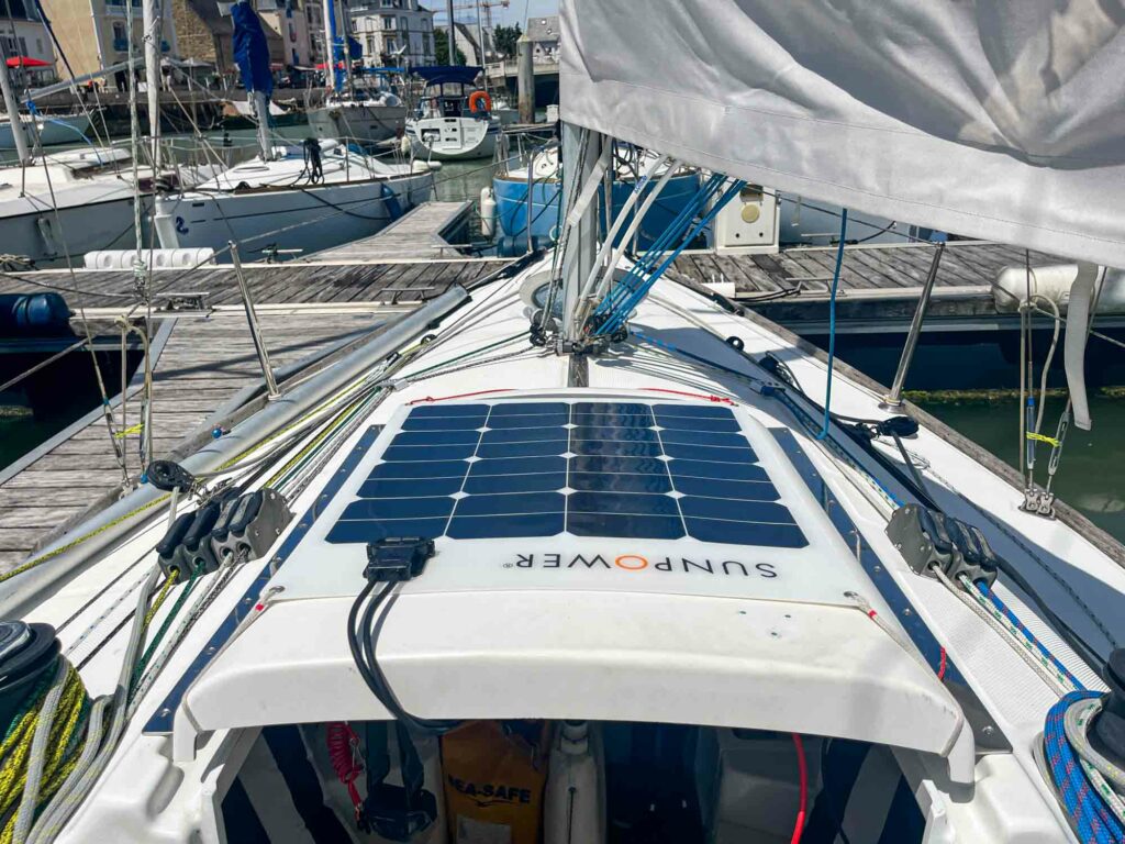 Manoeuvres renvoyées au cockpit pour faciliter la navigation en solo